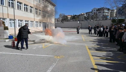 Ankara’da öğrencilere afet ve yangın eğitimi