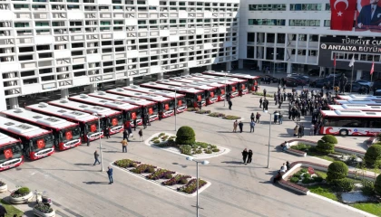 Antalya Büyükşehir’den toplu taşıma filosuna 19 yeni otobüs