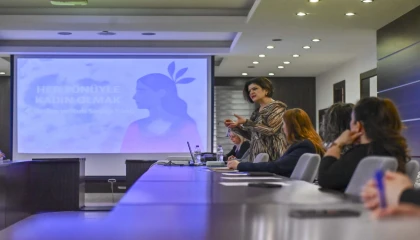 Antalya Muratpaşa’da kadın personellere hak eğitimi