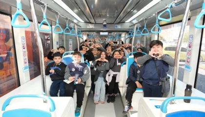 Antalya’da öğrenciler raylı sistemleri keşfetti