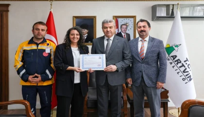 Artvin’de yılın sağlık çalışanları ödüllendirildi