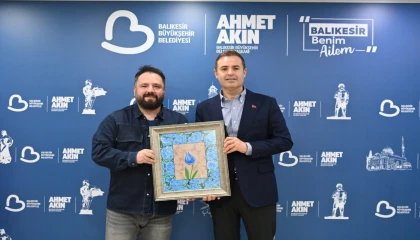 Balıkesir’de ebru sanatına icazet gururu