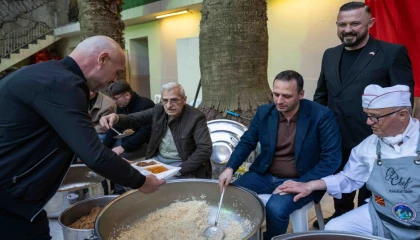 Başkan Eşki Makedonya göçmenlerinin iftar sofrasına konuk oldu