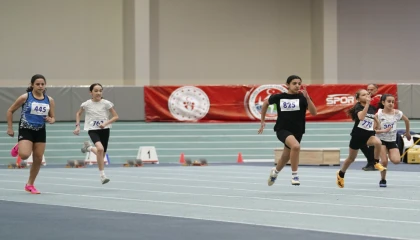 Bursa Büyükşehir Belediyesporlu atletler Türkiye Şampiyonası’nı 3 madalyayla tamamladı