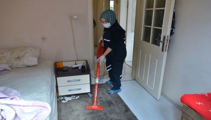 Bursa Büyükşehir evde bakım ve temizlikle gönüllere dokunuyor