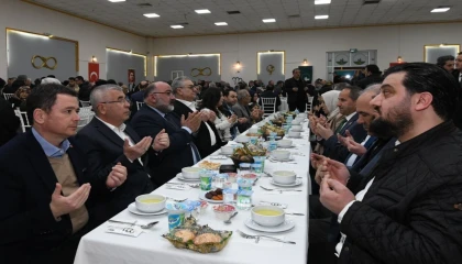  Bursa Emek’te gönüller aynı iftar sofrasında buluştu