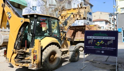 Bursa Gemlik’in köklü caddesinde önemli çalışma