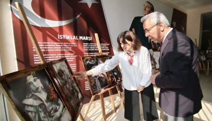 Bursa Gemlik’te “İlmek İlmek Cumhuriyet Kadınları” sergisi