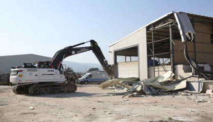 Bursa Nilüfer’de 4 kaçak bina yıkıldı