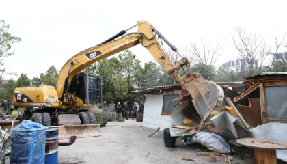Bursa Nilüfer’de kaçak barakalar yıkıldı
