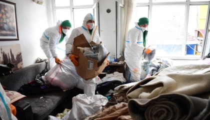 Bursa Osmangazi’den Kayıhan’daki çöp eve müdahale