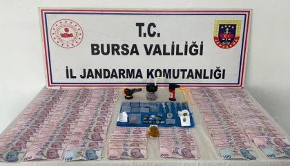 Bursa’da araçtaki zuladan çok sayıda madde çıktı