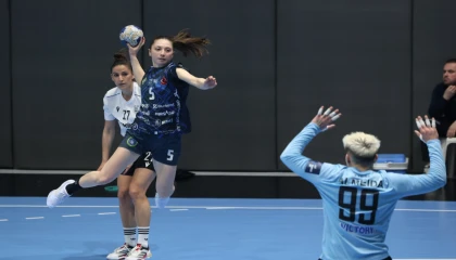 Bursalı kadın hentbolcular Avrupa’da yarı final için avantajı kaptı