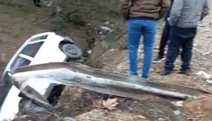 Düzce Yığılca yolunda kaza: Virajı alamadı!