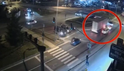 Düzce’de otomobil ile tır çarpışıt: 1 yaralı