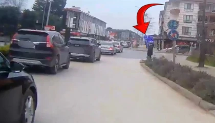 Düzce’de yaya geçidinde sürücü duyarsızlığı tepki çekiyor