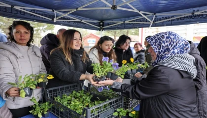 Eskişehir’de mezarlık ziyaretinde gelenek sürüyor