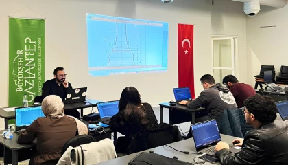 Gaziantep’te gençler iftardan sahura teknolojiyle buluşuyor