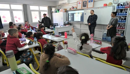 İzmir Bornova’da Başkan Eşki ’Hayat Bilgisi’nde yerel yönetimleri anlattı