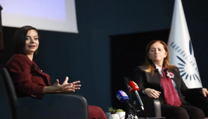 İzmir Karabağlar’da “Kadın ve Emek” forumu