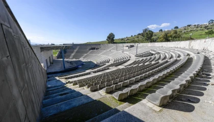 İzmir’de Aşık Veysel Amfi Tiyatro’ya yeni sezon öncesi bakım