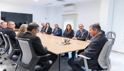 İzmir’de şehit aileleri derneklerinden Başkan Tugay’a ziyaret