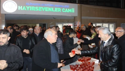 İzmit Belediyesi’nden Alikahya’da teravih ikramı