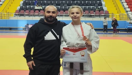 İzmitli Özge Çolak Judoda Türkiye üçüncüsü oldu