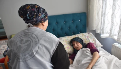 Kayseri Kocasinan’da evde bakım hizmeti ara vermiyor
