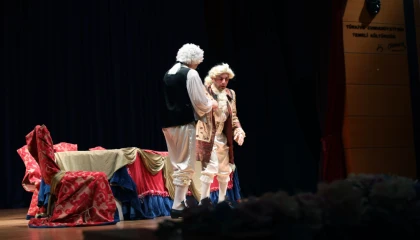 Kibarlık Budalası Sakarya’da sahnelendi