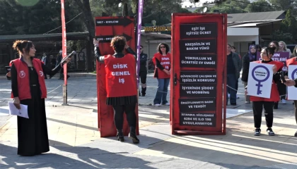 Kırmızı kapının anahtarları Bornovalı kadınların elinde