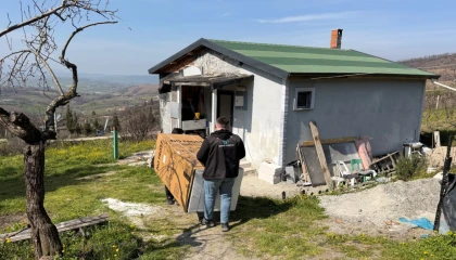Kocaeli Büyükşehir, yangın mağduru aileyi ayağa kaldırdı