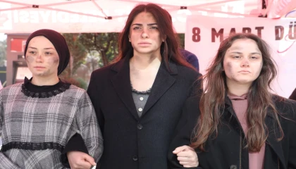 Kocaeli İzmit’te ‘Bi Dünya Kadın’ canlı heykel sergisi