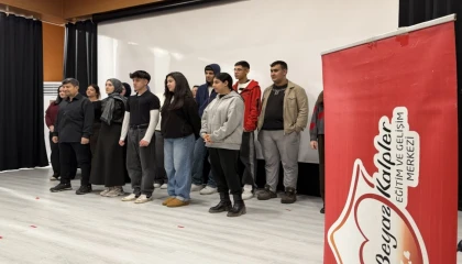 Kocaeli’de Beyaz Kalpler Mehmet Akif Ersoy’u andı