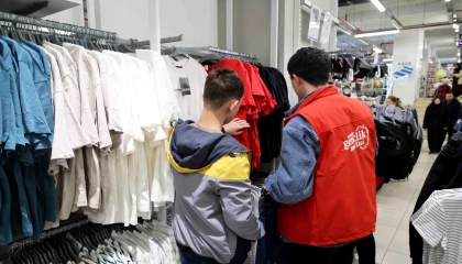 Konya Karatay Gençlik Meclisi’nden çocuklara bayram sürprizi