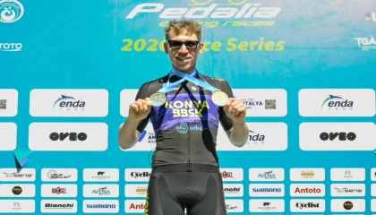 Konyalı genç bisikletçiden çifte şampiyonluk