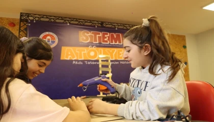 Maltepe’de kız çocukları STEM atölyesinde buluştu
