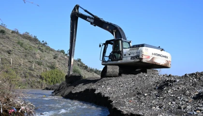 Manisa’da MASKİ Kırtık Deresi’ni temizledi