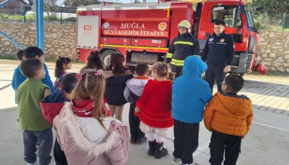 Miniklere yangın güvenliği eğitimi