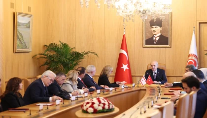 Numan Kurtulmuş, KKTC-Türkiye Parlamentolar Arası Dostluk Grubu’nu kabul etti