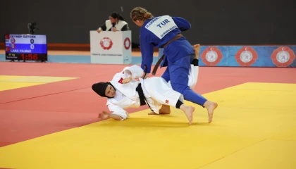 Trabzon’da Judo Şampiyonası nefes kesti