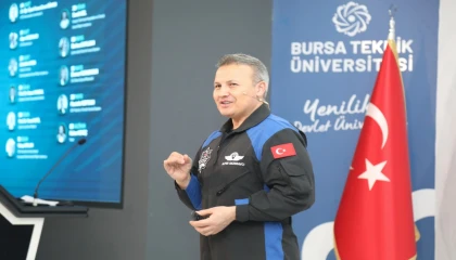 Türkiye’nin ilk astronotu Alper Gezeravcı, BTÜ’de öğrencilerle buluştu
