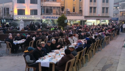 Uzunköprülüler büyük iftar sofrasında buluştu