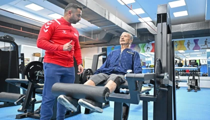 12 torunlu “Süper Dede” spor tutkusuyla gençlere taş çıkartıyor