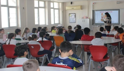 Aliağa ve Bergama’da akran zorbalığı ve şiddete karşı nezaket eğitimi