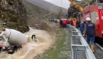 Bitlis Hizan’da beton mikseri kazası