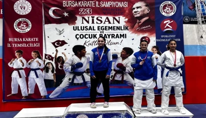 Bursa Büyükşehirli karateciler göz doldurdu