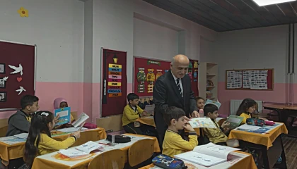 Bursa Gemlik’te Kaymakam Canbaba öğrencilerle buluştu