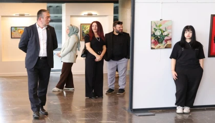 Bursa Osmangazi’de liselilerin emekleri sanatseverlerle buluştu