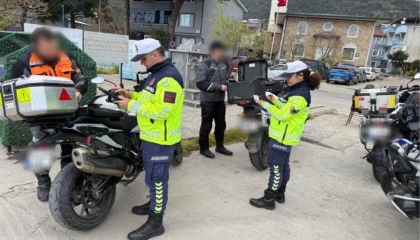 Bursa’da Trafik Jandarması’ndan motosikletlere sıkı denetim
